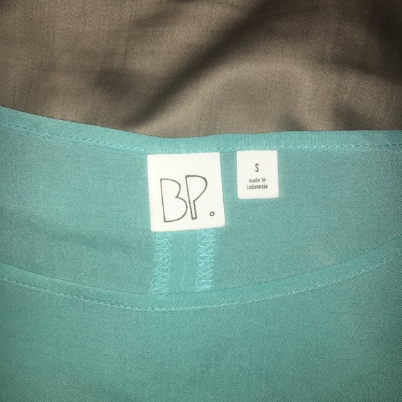 T shirt - Picture 2 of 4